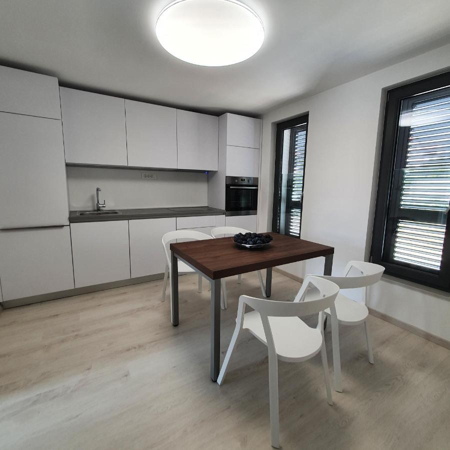 Villa Aquamarine Apartments Novalja Buitenkant foto